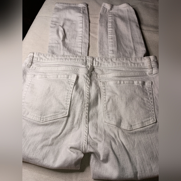 2/$30 GAP Designer white Denim leggings (#39) - Picture 3 of 4